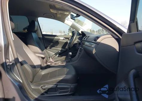 2015 Volkswagen Passat 1.8T Wolfsburg Edition from USA, damaged, VIN 1VWAT7A32FC050528